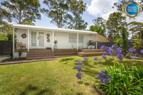 Salt and Pepper Pet Friendly 5 Mins Drive to Beach